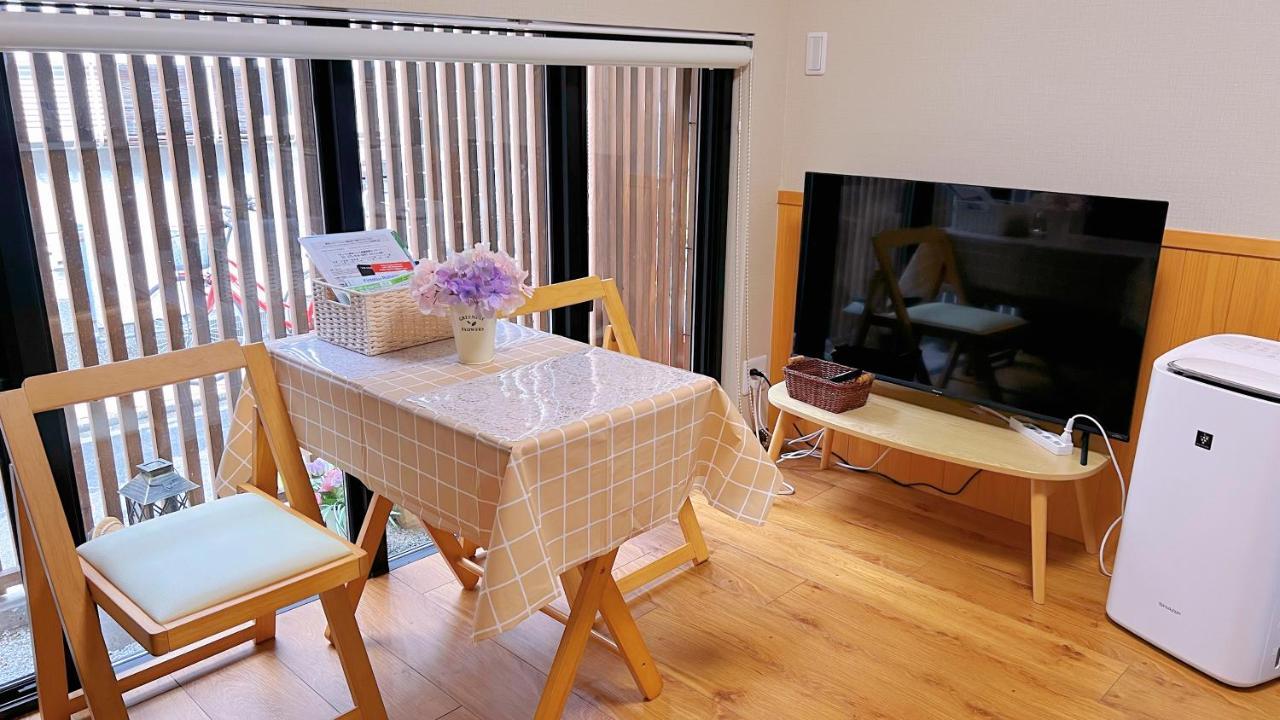 Tovin Cha: Convenient Three-bedroom Near East Temple Station *