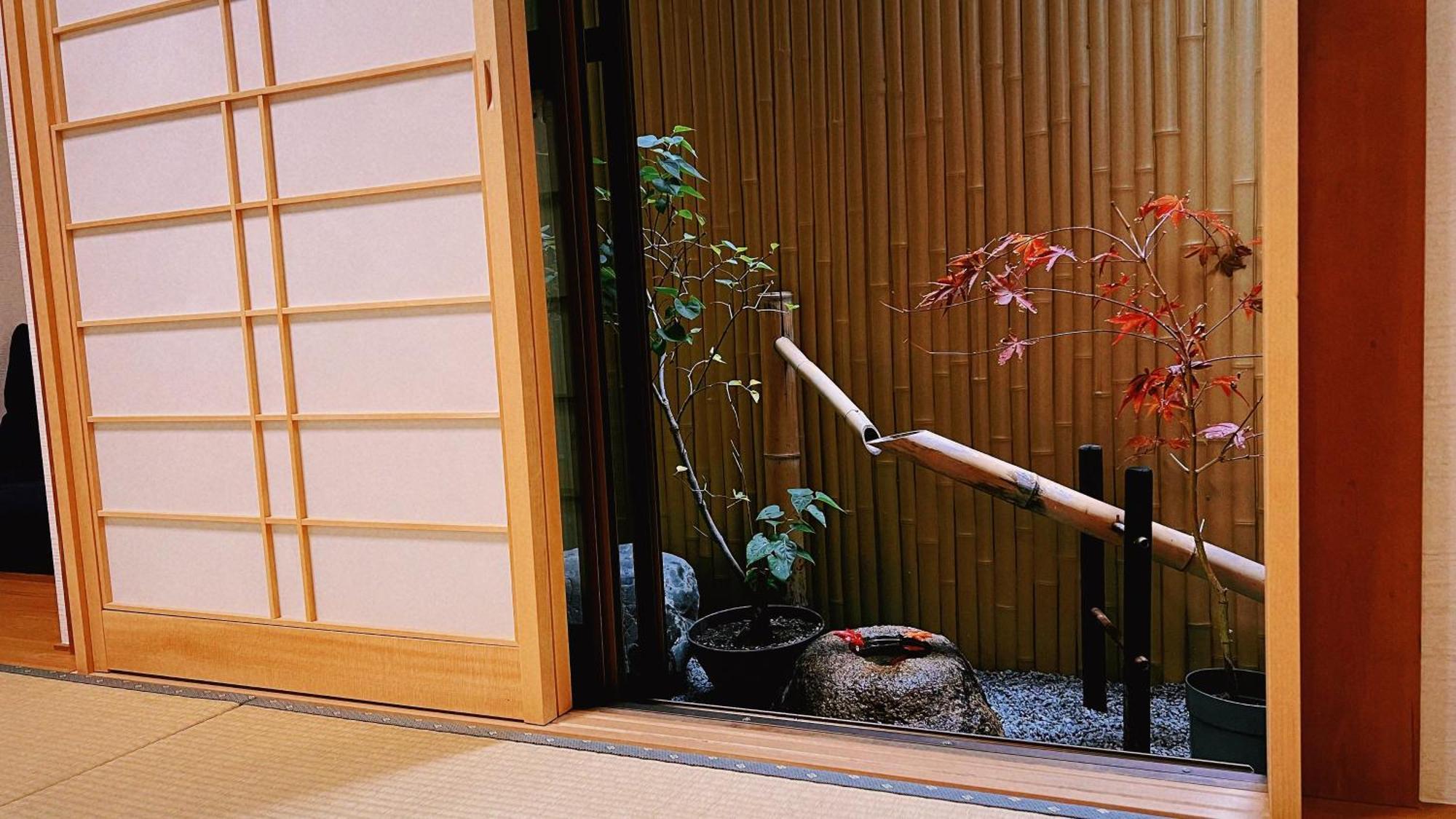 Tovin Cha: Convenient Three-bedroom Near East Temple Station 度假居 *